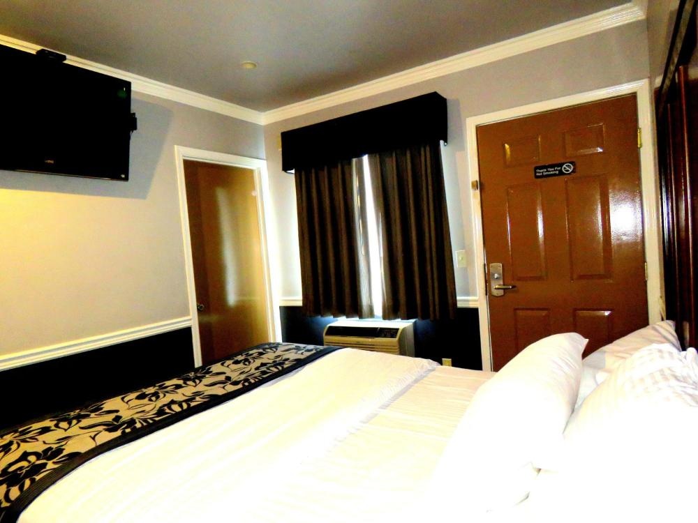 Room image 3