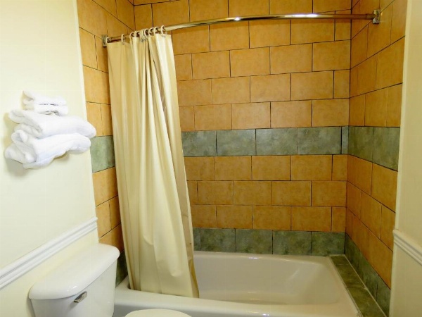 La Bonita Inn Motel image 6