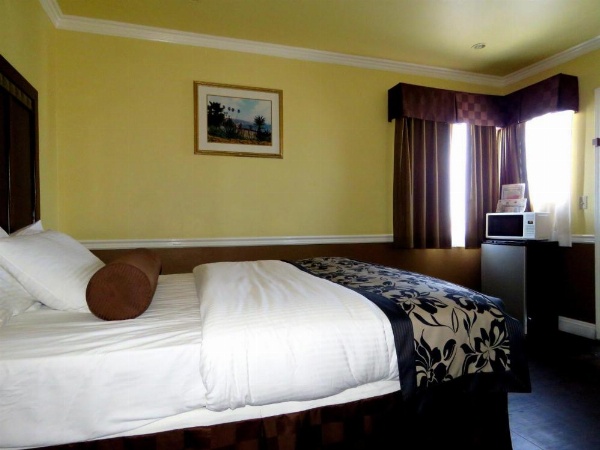 La Bonita Inn Motel image 8